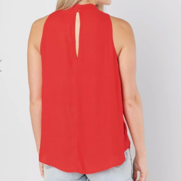 Lush Pleated V-neck Tank - Picture 2 of 11
